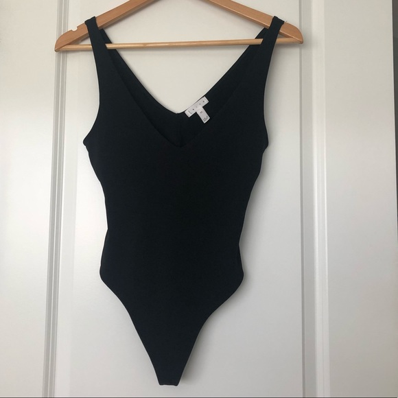 Leith | V-neck Thong Bodysuit - Picture 4 of 10